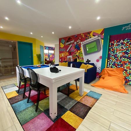 Capsule 90'S - Balneo - Sauna - Flipper - Billard - Netflix - Nintendo Switch & Jeux - Μον Εξωτερικό φωτογραφία